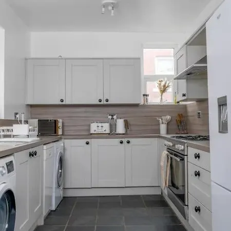 Apartment Heart Of - Long Stays, Contractors, Families *